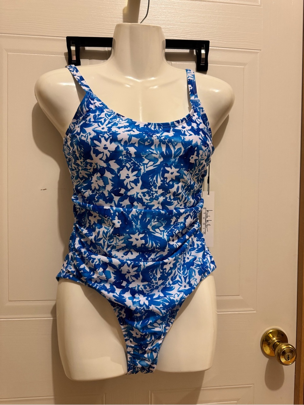 Nicole Miller Sz S Watercolor Ditsy Print style NWT😊😊